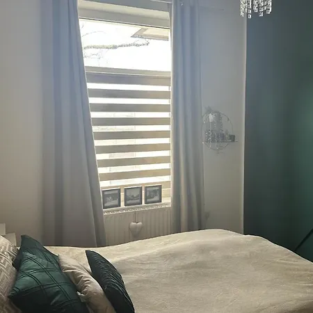 Private Apartment *